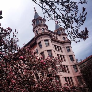 Image post by @ekuadmissions on Instagram