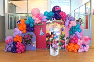 Image post by @partyup_balloons_by_melissa on Instagram