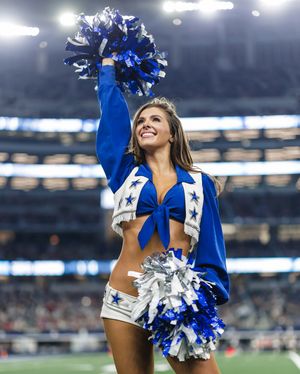 Image post by @dccheerleaders on Instagram