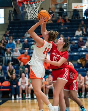 Image post by @hopecollegewbb on Facebook
