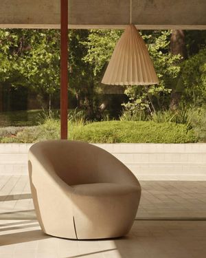 Image post by @neocon_shows on Instagram