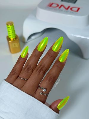 Image post by @nailartbyjen on Instagram