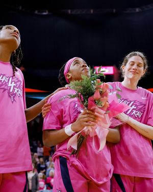 Image post by @uvawomenshoops on Instagram