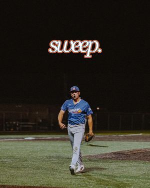 Image post by @hottotsbaseball on Instagram