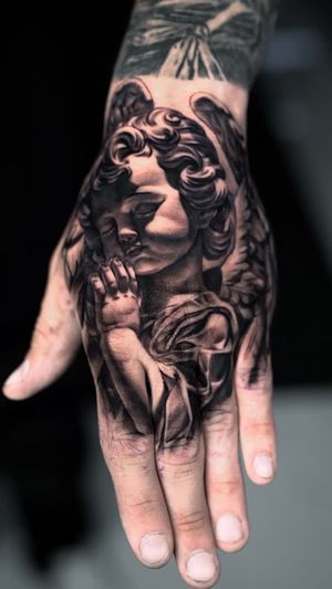 Video post by @skindesigntattoos on Instagram