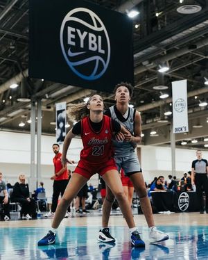 Image post by @nikegirlseybl on Instagram