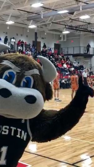 Video post by @austin_spurs on Instagram