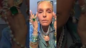 Video post by @shop.with.caroline on YouTube