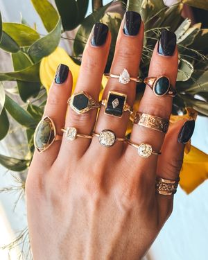 Image post by @maejeanvintage on Instagram