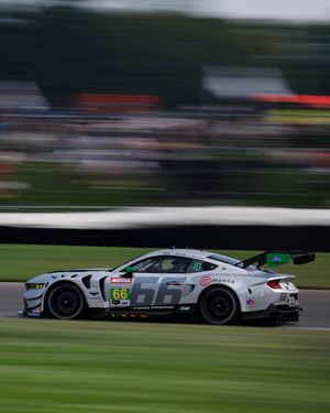 Image post by @gradientracing on Instagram