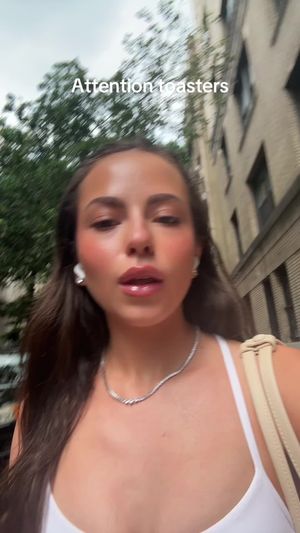 Video post by @anyaweitz on TikTok