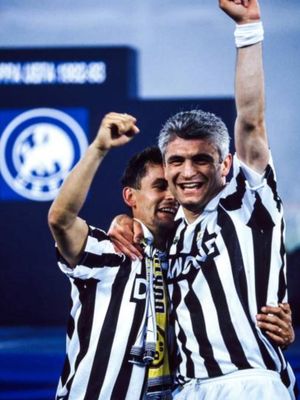 Image post by @retro_calcio on Instagram