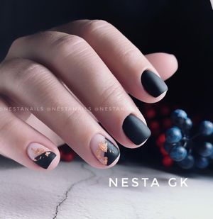 Image post by @nestanails on Instagram
