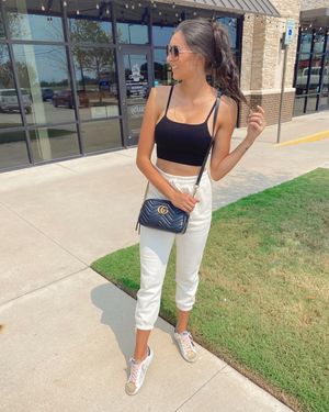 Image post by @sabrinanoellee on Instagram
