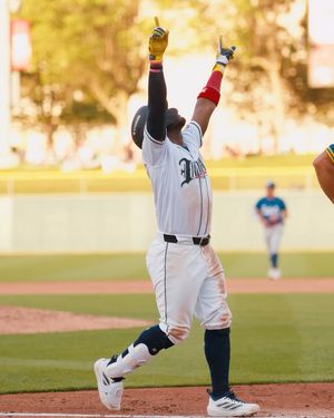 Image post by @indyindians on Instagram