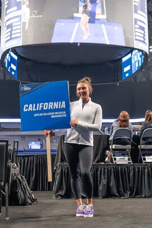 Image post by @UWGymnastics on Twitter