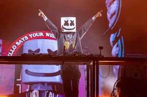 Image post by @rocktherunwayldn on Instagram