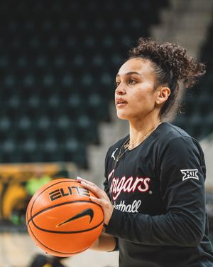 Image post by @uhcougarwbb on Instagram