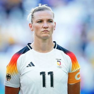 Image post by @joerdeli on Instagram