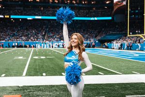 Image post by @detlionscheerleaders on Instagram