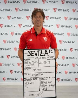 Video post by @sevillafc on TikTok