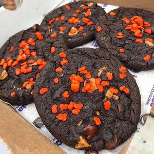 Image post by @insomniacookies on Instagram