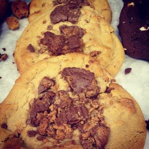 Image post by @insomniacookies on Instagram