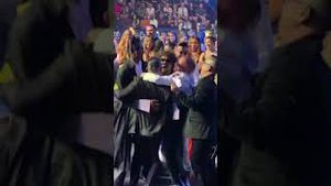 Video post by @telemundo on YouTube
