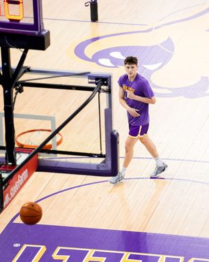 Image post by @uni_basketball on Instagram