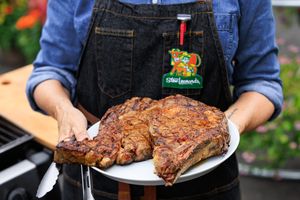 Image post by @stewleonards on Instagram