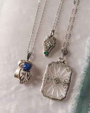 Image post by @maejeanvintage on Instagram
