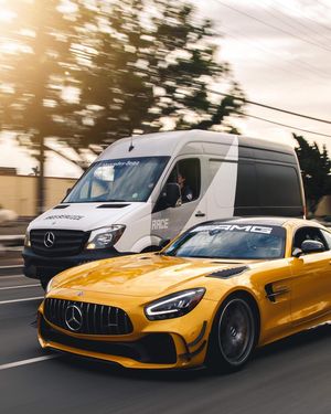 Image post by @race.service on Instagram