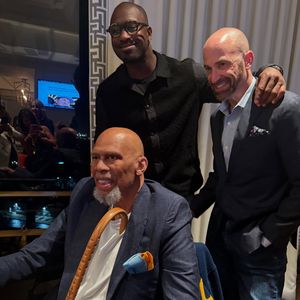 Image post by @vernondavis85 on Instagram