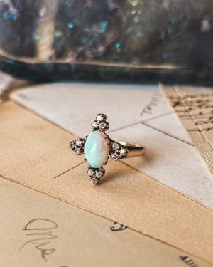 Image post by @maejeanvintage on Instagram