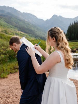 Image post by @vowdweddings on Instagram