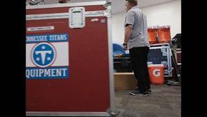 Video post by @riddellsports on YouTube