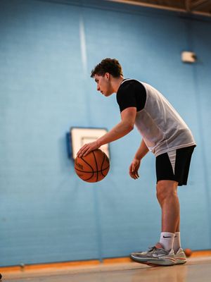 Image post by @itchenbball on Instagram