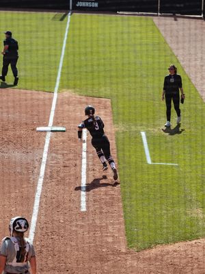 Image post by @gamecocksoftball on Instagram