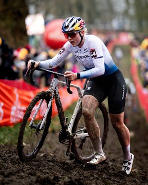 Image post by @wmncycling on Instagram