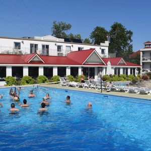 Image post by @fernresort on Facebook