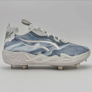 Image post by @customcleats on Instagram