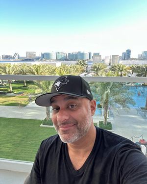 Image post by @russellpeters on Instagram
