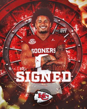 Image post by @ou_football on Instagram