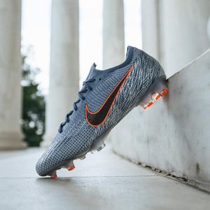 Image post by @soccerdotcom on Instagram