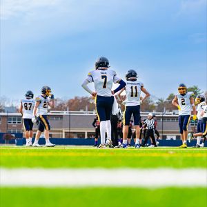 Image post by @lynnfieldyouthfootballcheer on Instagram