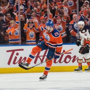 Image post by @insidetherinkcom on Instagram