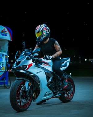Image post by @hustle_raw on Instagram