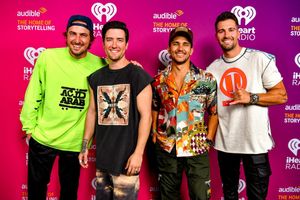 Image post by @sunny1065lv on Instagram