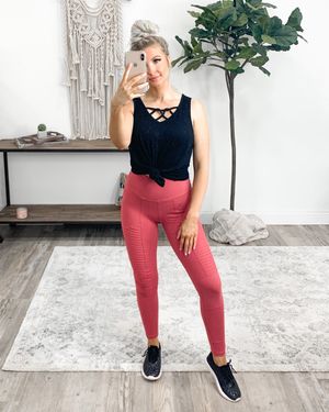 Image post by @shopfillyflair on Instagram