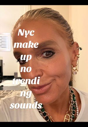 Video post by @shop.with.caroline on TikTok